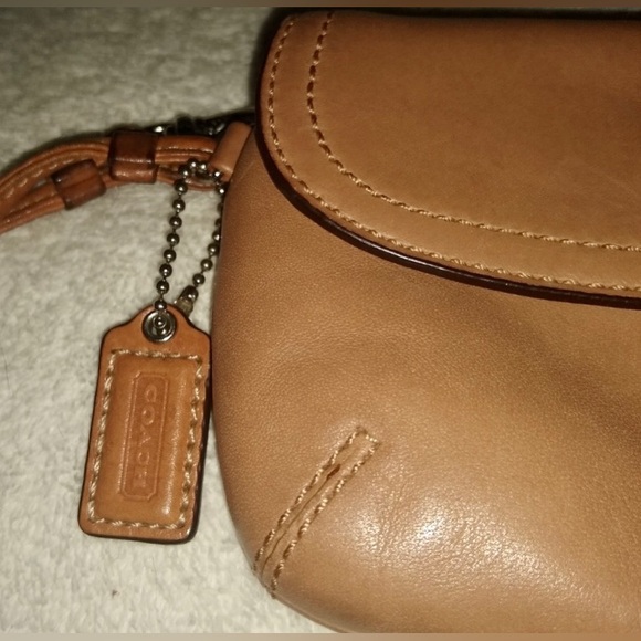 EC Coach Soho Capri Vintage wristlet F42135 - Picture 4 of 9